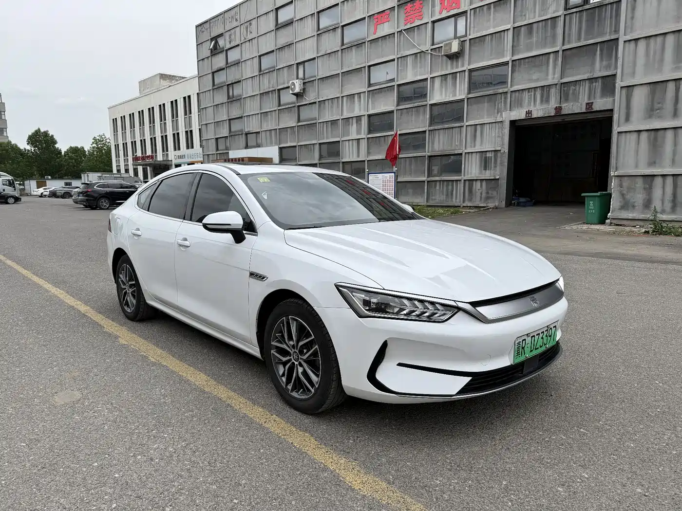 BYD Qin PLUS 2021 EV 500KM Luxury Model фото 3