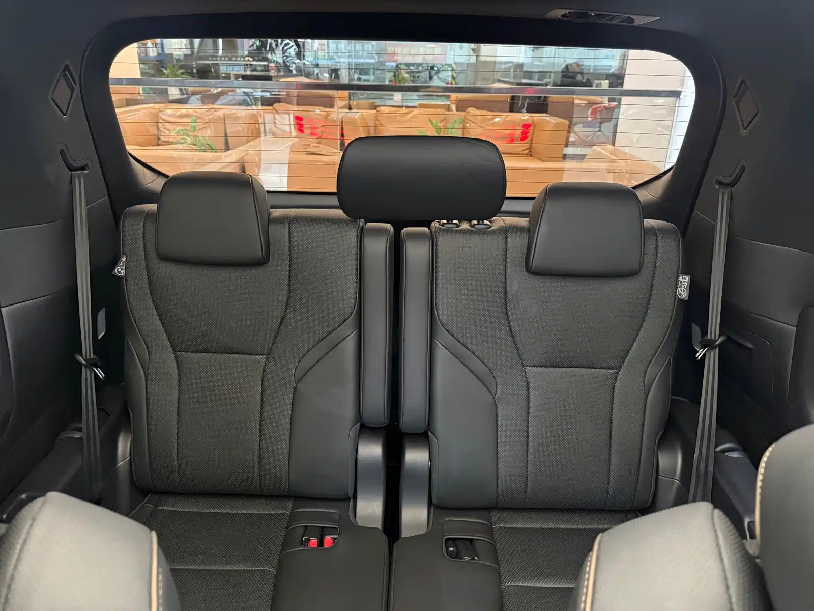 Photo 10 - Toyota Alphard