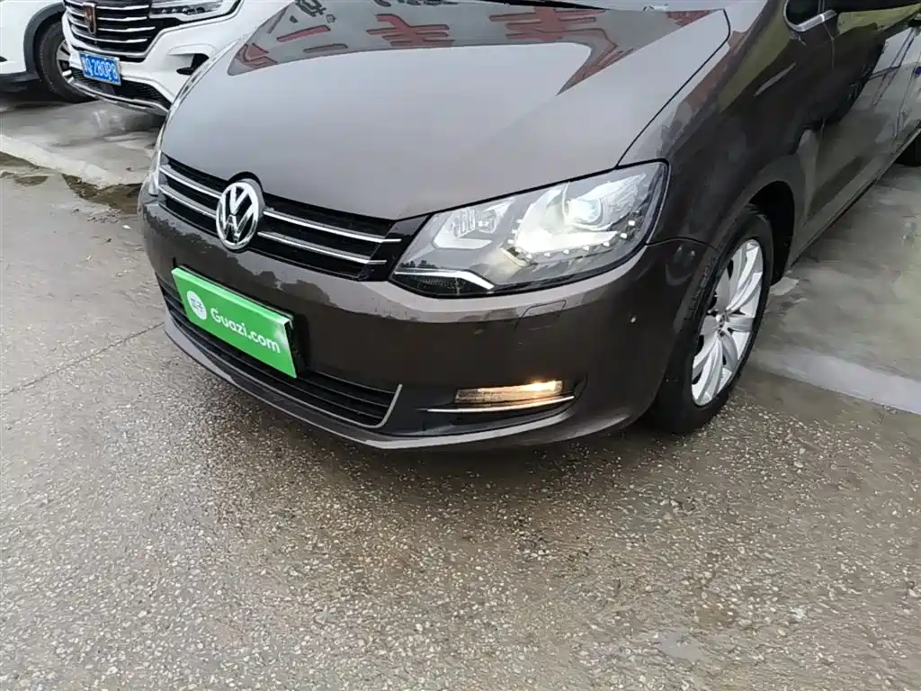 Volkswagen Sharan 2014 2.0TSI Luxury фото 24