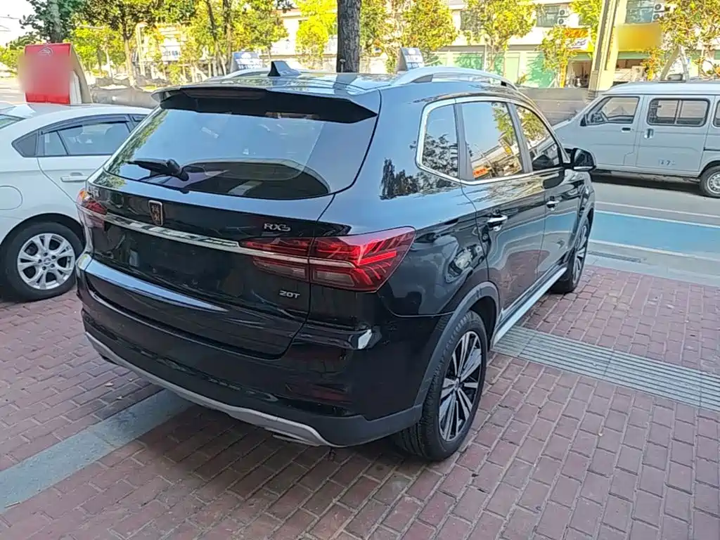Фото 7 - Roewe RX5