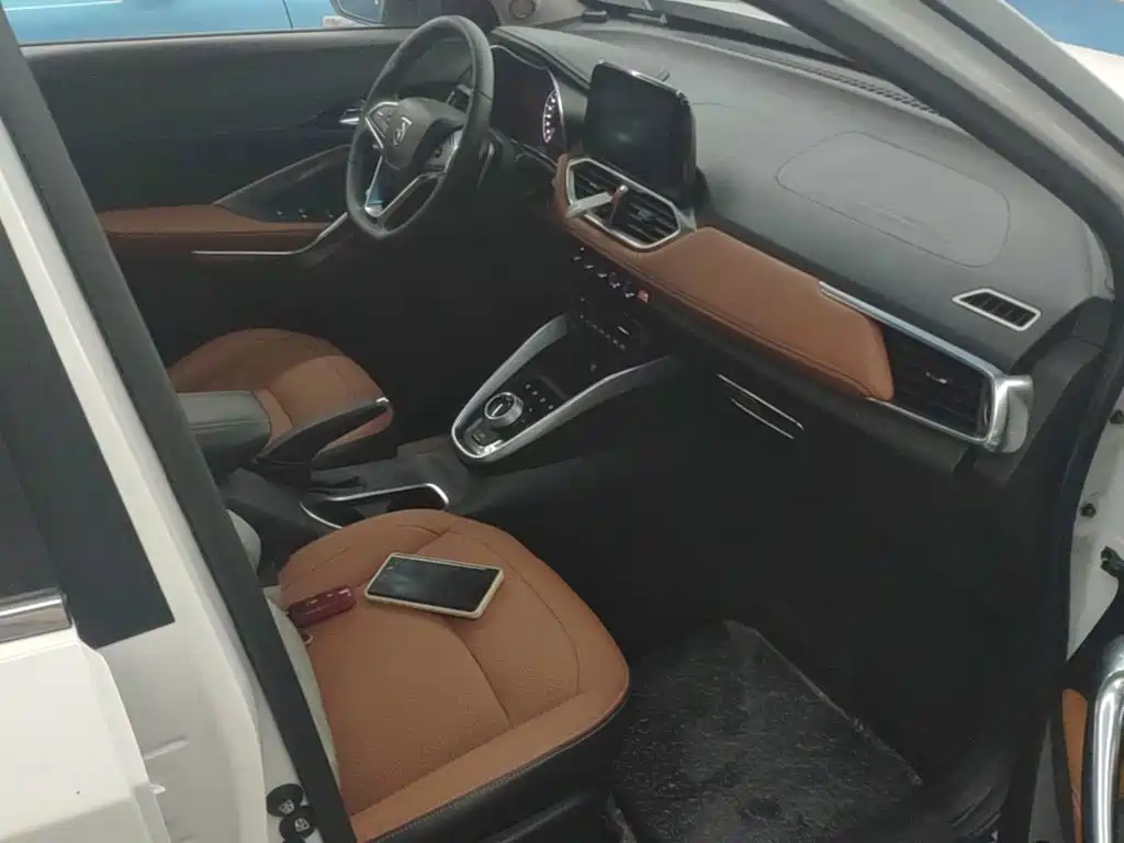 Baojun 510 2017 2017 1.5L Auto Luxury