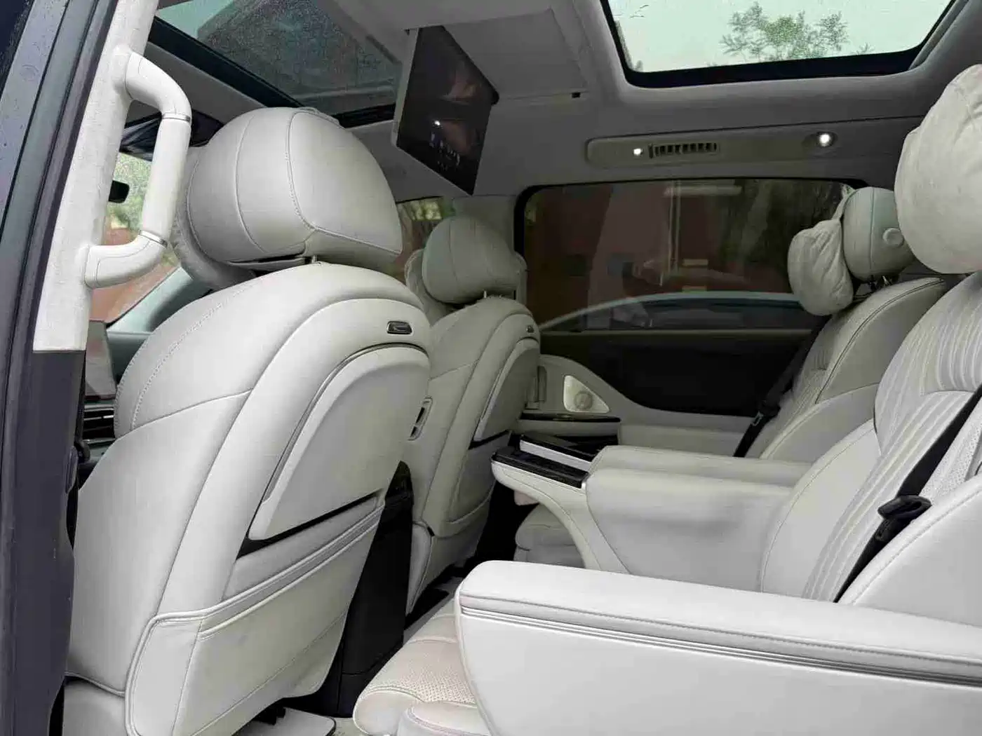 Voyah Auto Voyah Dreamer 2025 PHEV AWD Flagship Qian Kun Edition фото 6