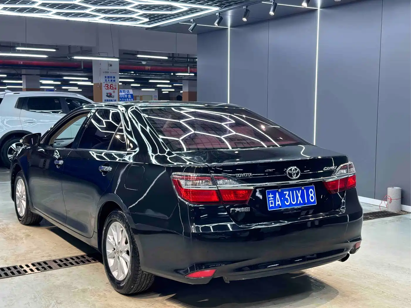 Toyota Camry 2015 2.0E Elite Edition фото 7