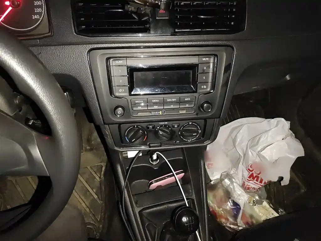 Volkswagen Santana 2016 1.6L Manual Trend Edition фото 10