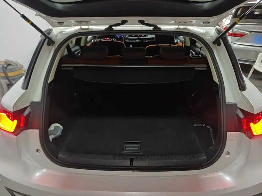 Фото 19 - Lexus CT