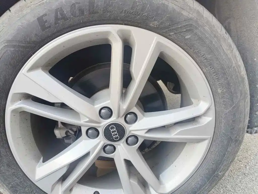 Photo 6 - Audi Q3