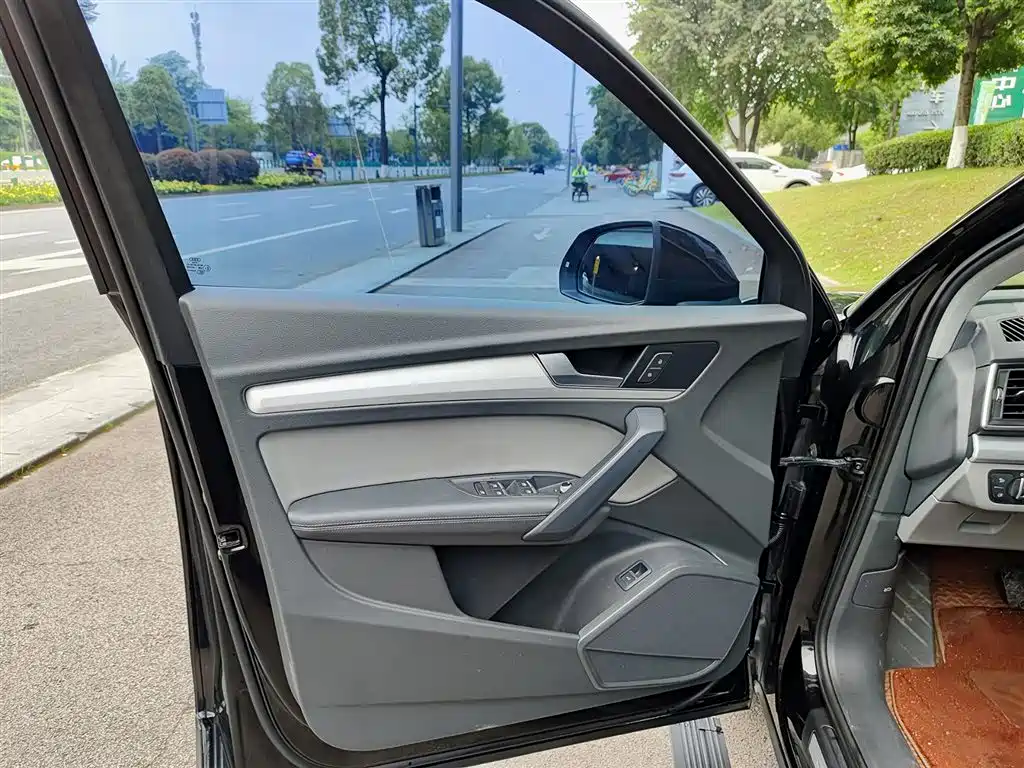 Audi Q5L 2018 40 TFSI Prestige Fashion (China V) фото 6