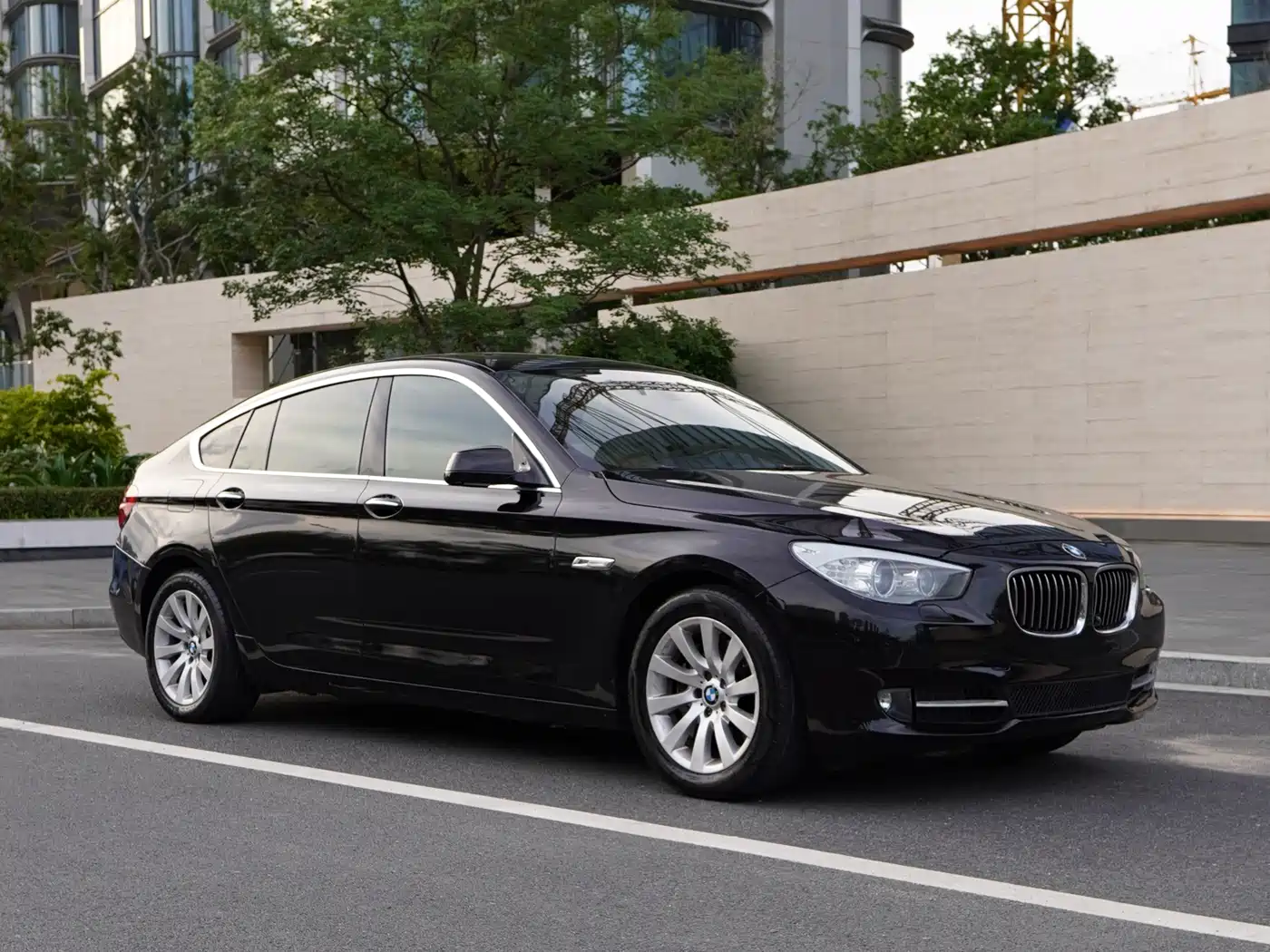 BMW 5 Series GT 2013 535i Leadership фото 3