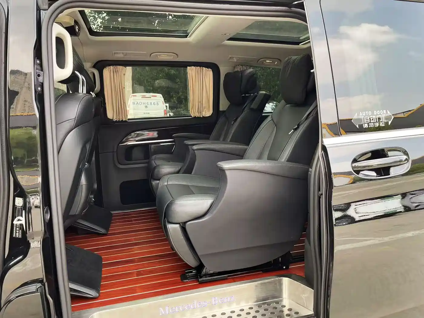 Mercedes-Benz V-Class 2018 V 260 Premium Edition China VI фото 13