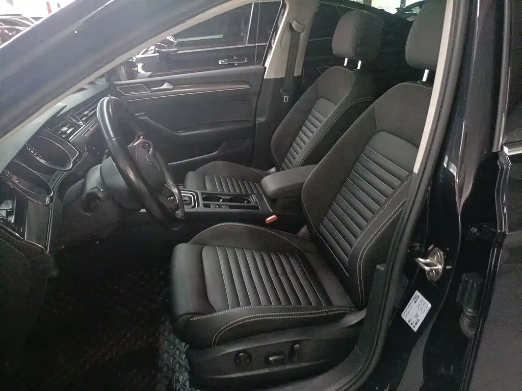 Volkswagen Magotan 2020 330TSI DSG Leading фото 12