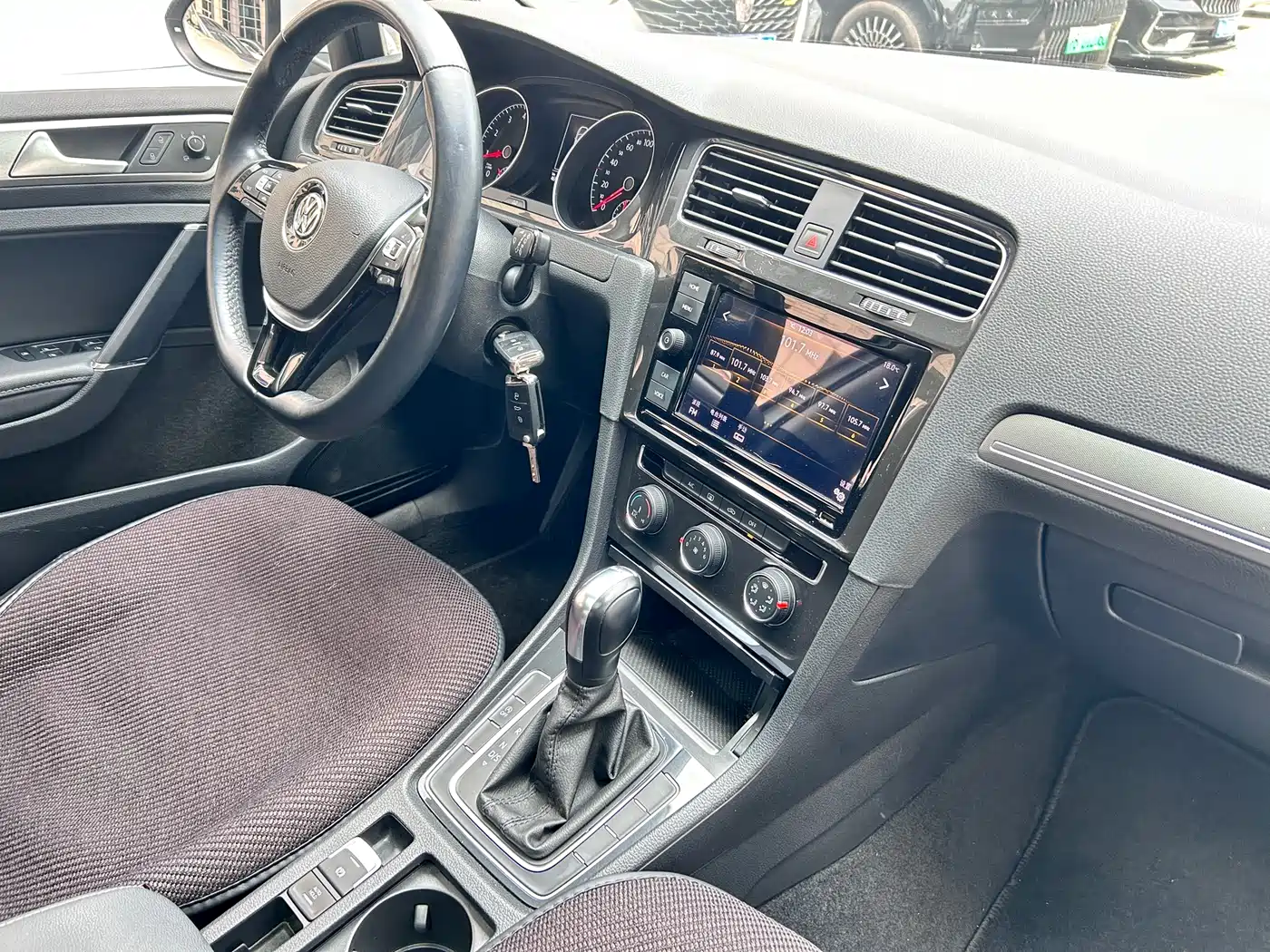 Volkswagen Golf 2018 230TSI Automatic Comfort фото 11