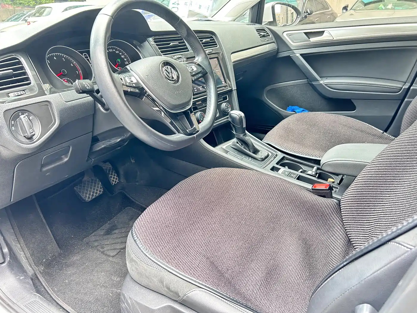 Volkswagen Golf 2018 230TSI Automatic Comfort фото 17