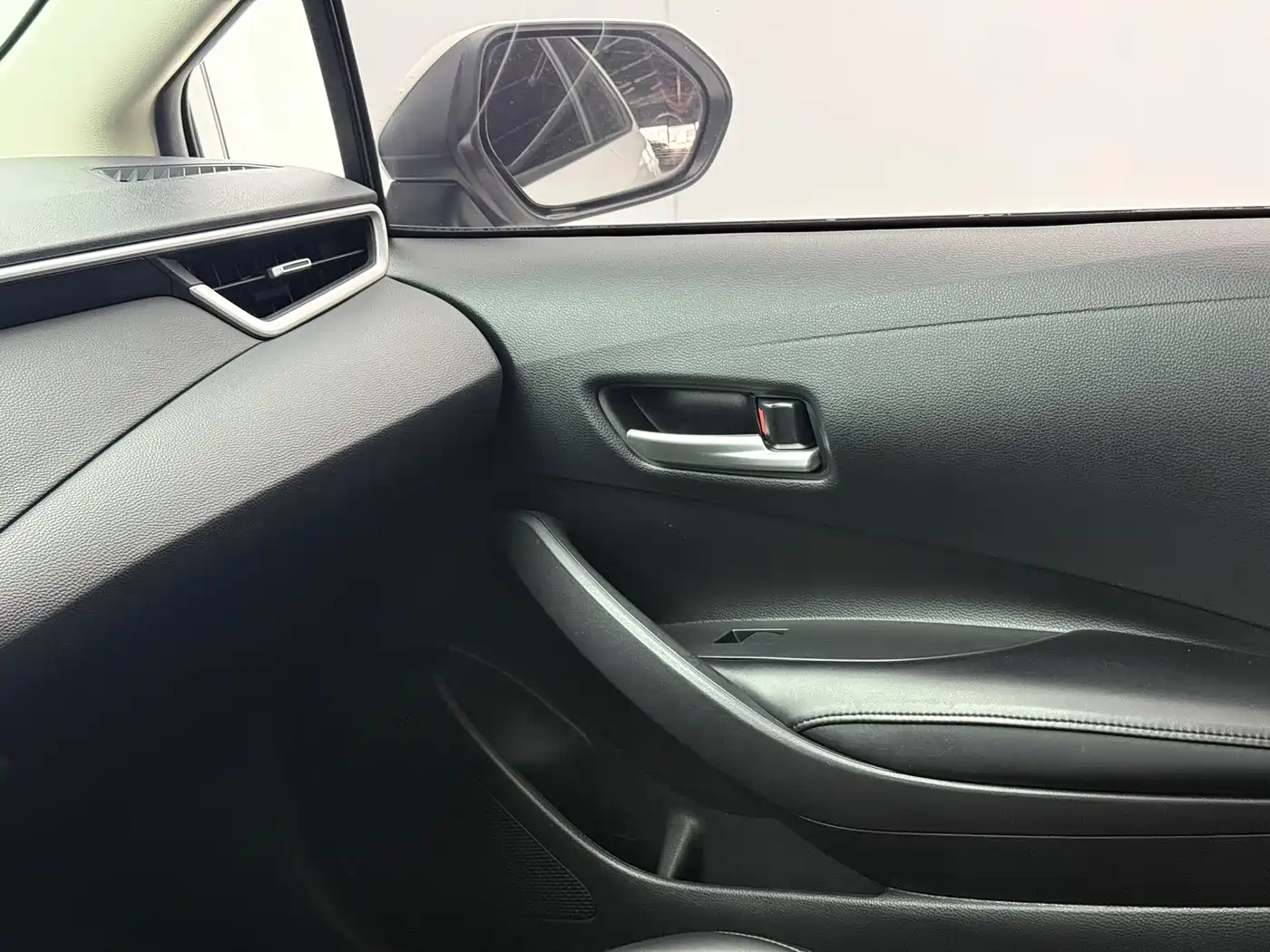 Toyota Corolla 2021 1.2T S-CVT Elite PLUS Edition фото 10