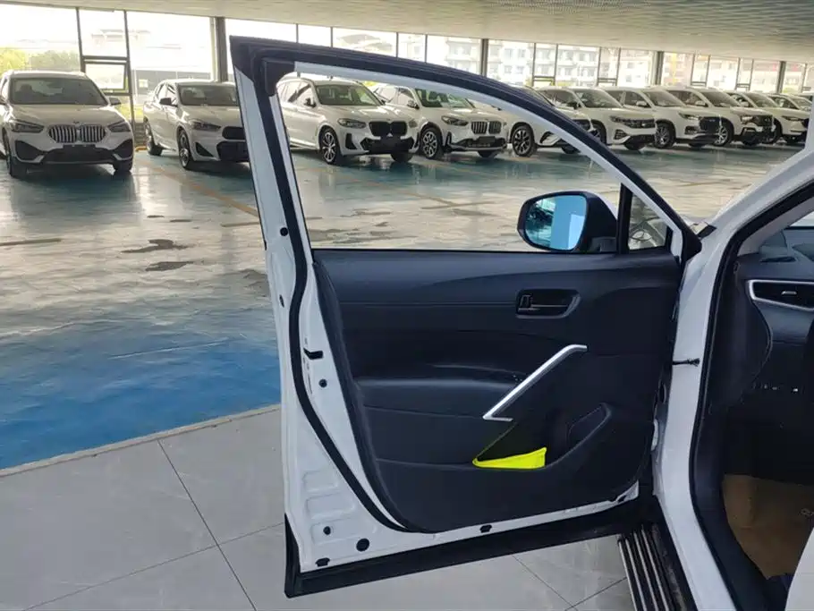 Toyota Frontlander 2022 2.0L CVT Leading Edition фото 7