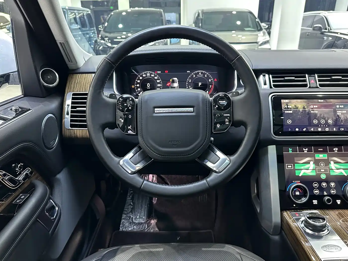 Land Rover Range Rover 2018 3.0 SC V6 Vogue Heritage Extended Edition фото 15