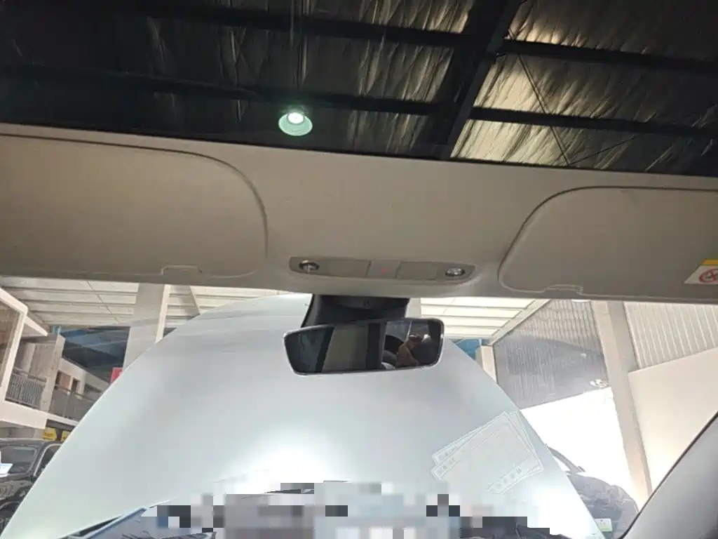 Фото 23 - Tesla Model 3