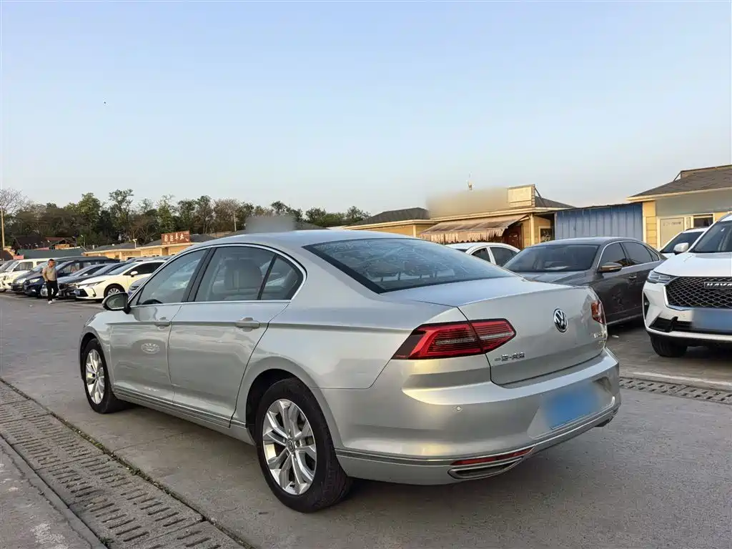 Volkswagen Magotan 2017 330TSI DSG Luxury фото 12