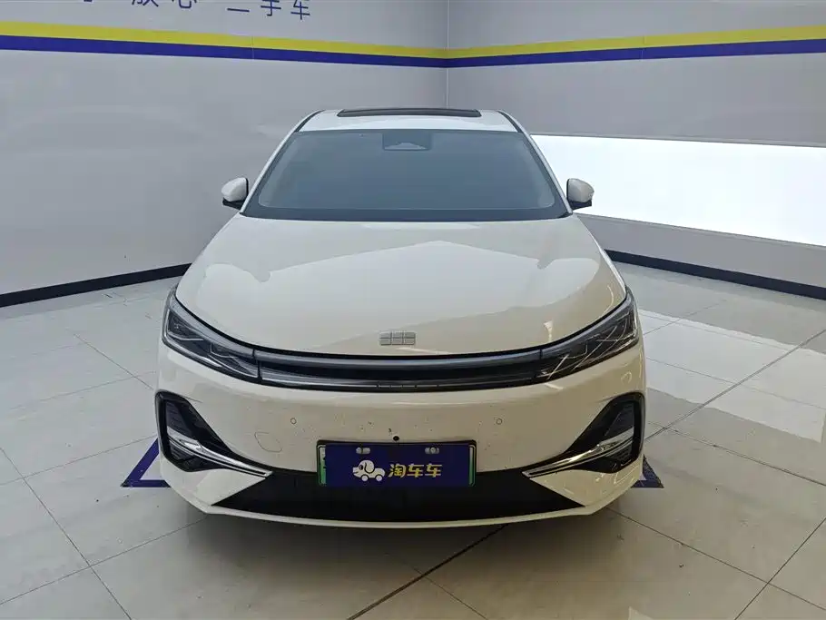 Geely Galaxy Galaxy A7 2025 EM-i 150km Long Voyage Edition фото 2