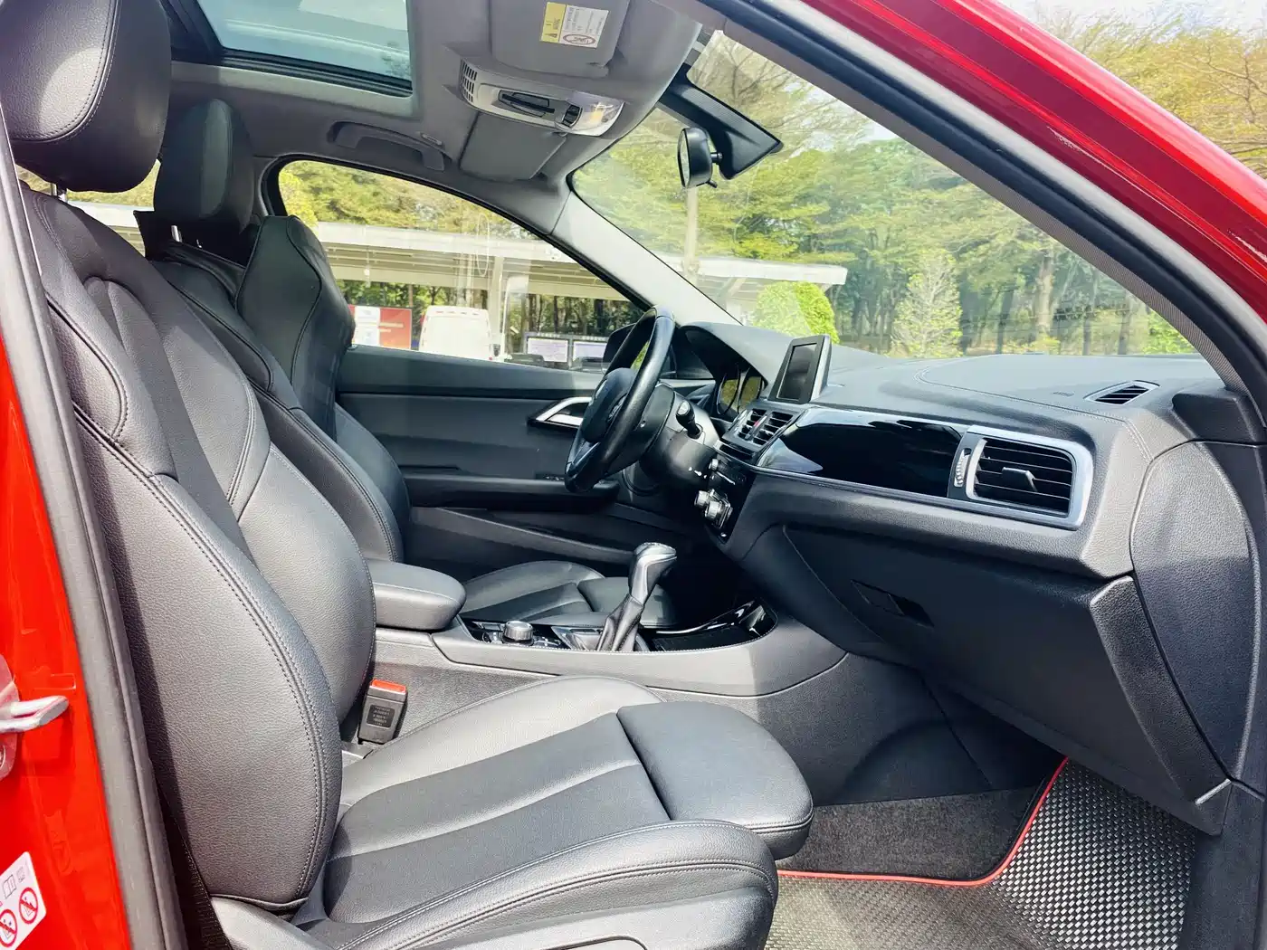 BMW 1 Series 2018 118i Sport Edition фото 13