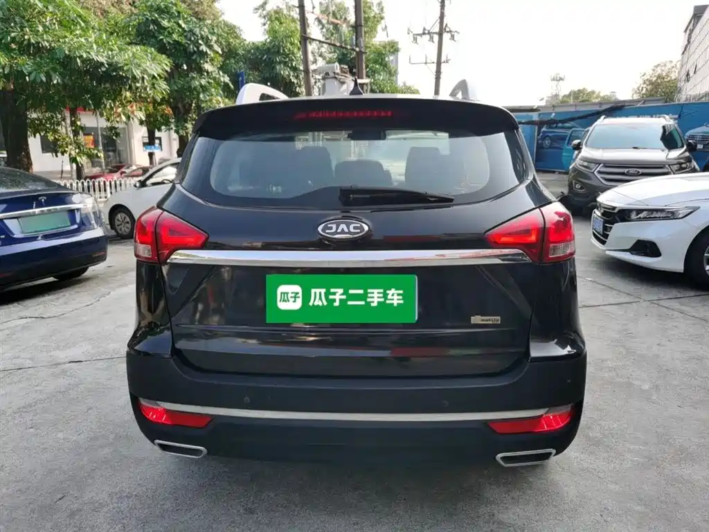 JAC Motors Refine S3 2017 2017 1.6L CVT Luxury Smart