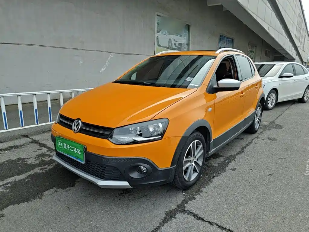 Volkswagen Polo 2014 2012 1.6L Cross Polo AT