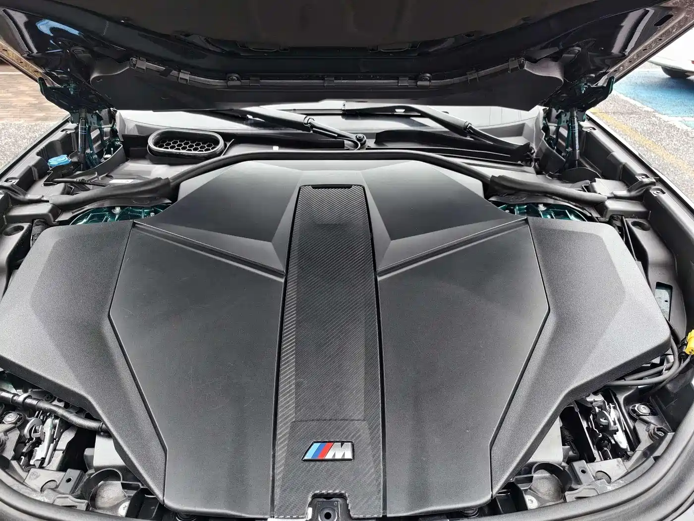 BMW i7 M70L 2023 M70L фото 25