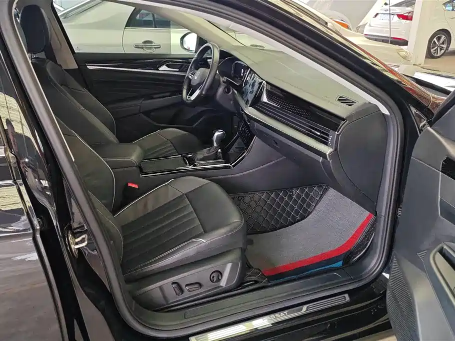 Volkswagen Passat 2022 330TSI Elite Edition фото 8