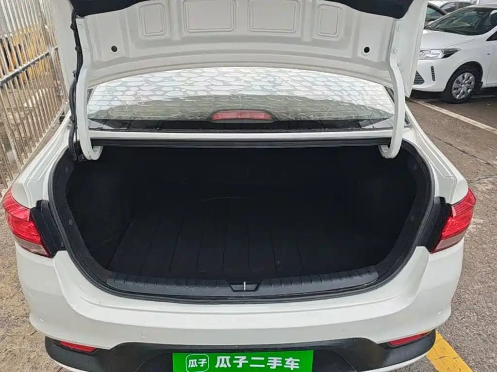 Kia K2 2018 2017 Sedan 1.4L MT 15th Anniversary Special Edition GLS