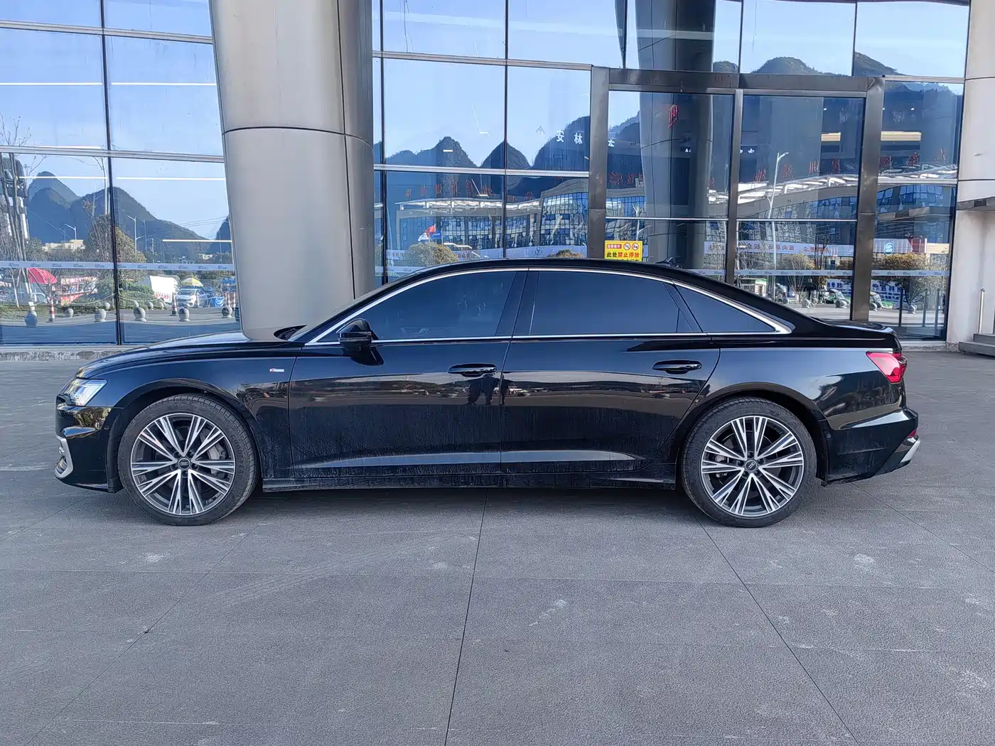 Audi A6L 2023 55 TFSI quattro Premium Dynamic фото 4