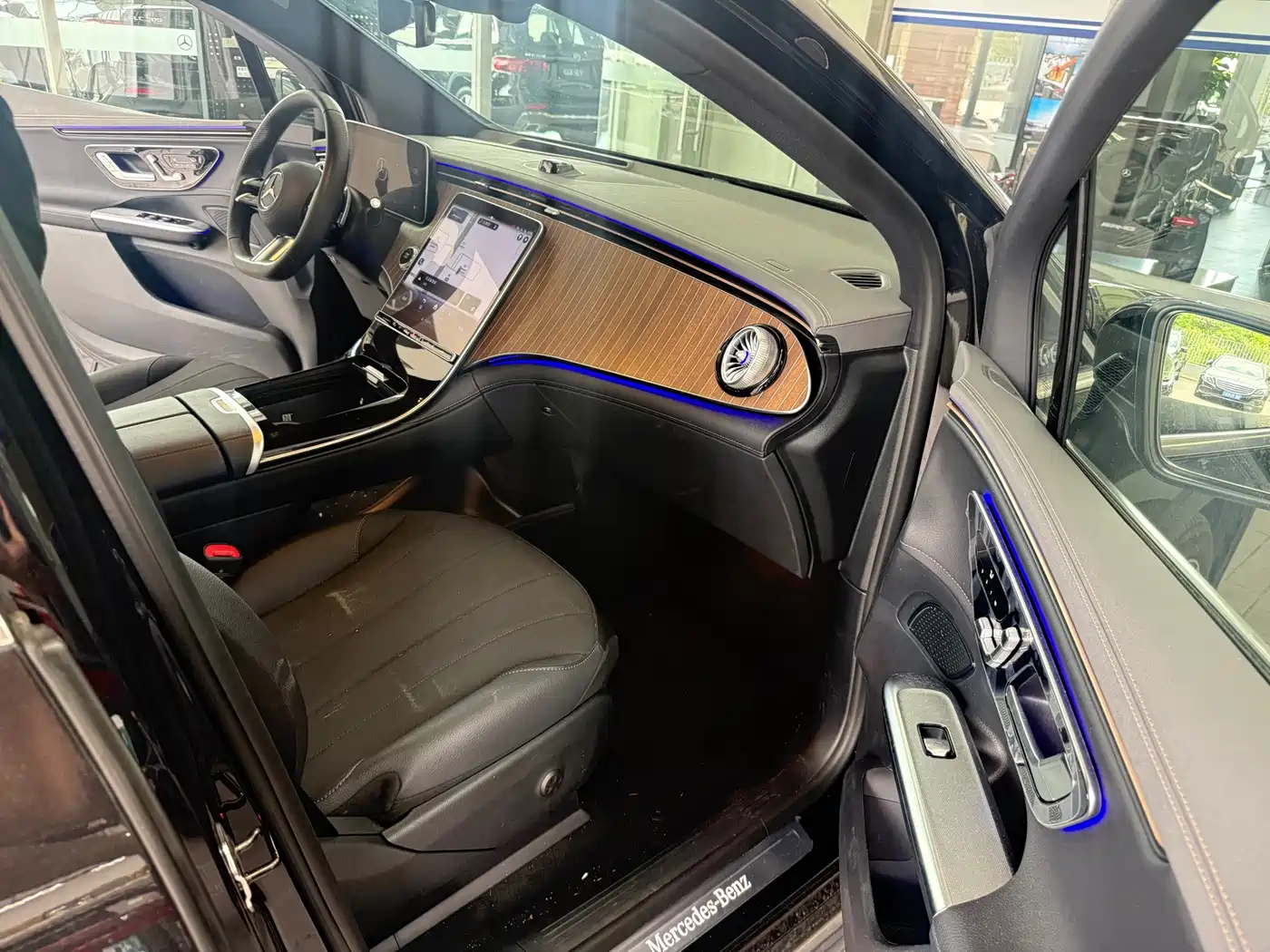 Mercedes-Benz EQE SUV 2025 2024 500 4MATIC Luxury Edition