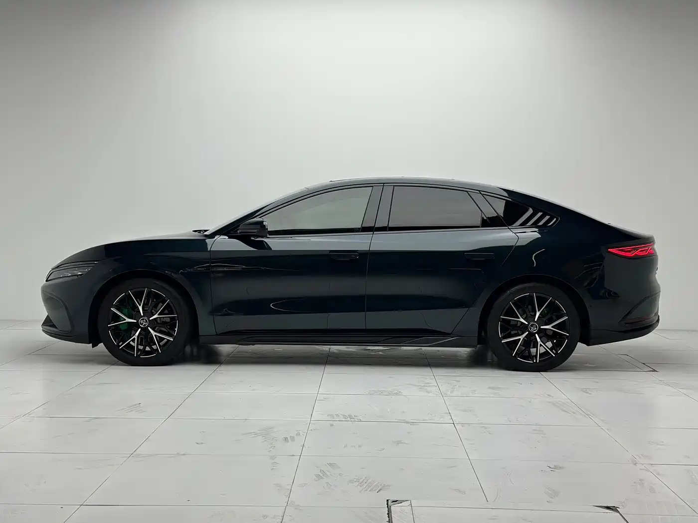 BYD Han 2022 EV 610KM AWD Qianshan Green Limited Edition фото 25