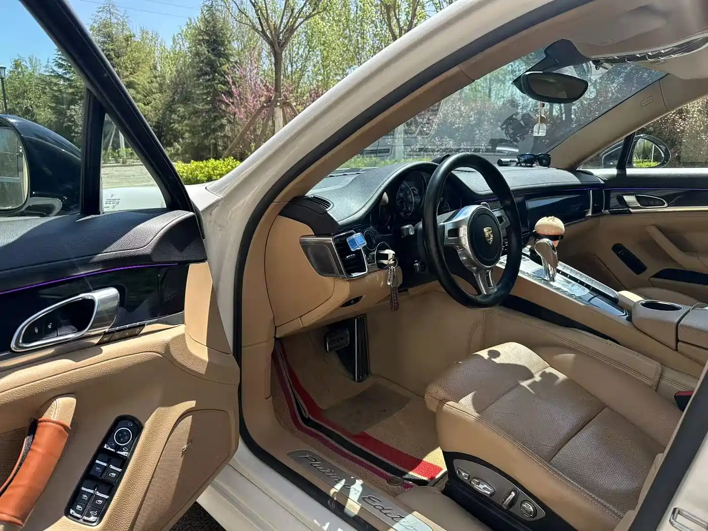 Porsche Panamera 2013 Panamera 4 Platinum Edition 3.6L фото 7