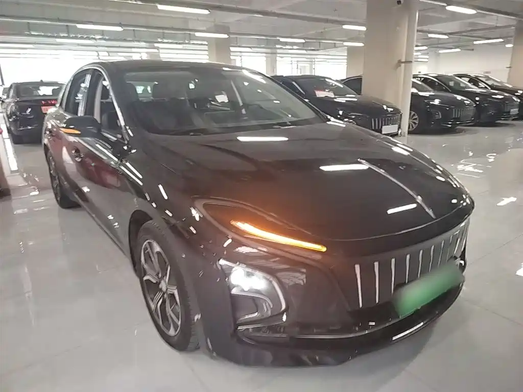 Hongqi E-QM5 2021 Charging Flag Joy Edition фото 4