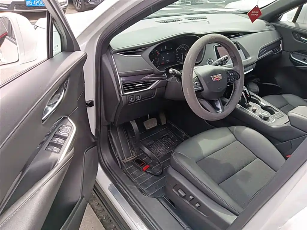 Cadillac XT4 2021 28T FWD Technology Edition фото 16