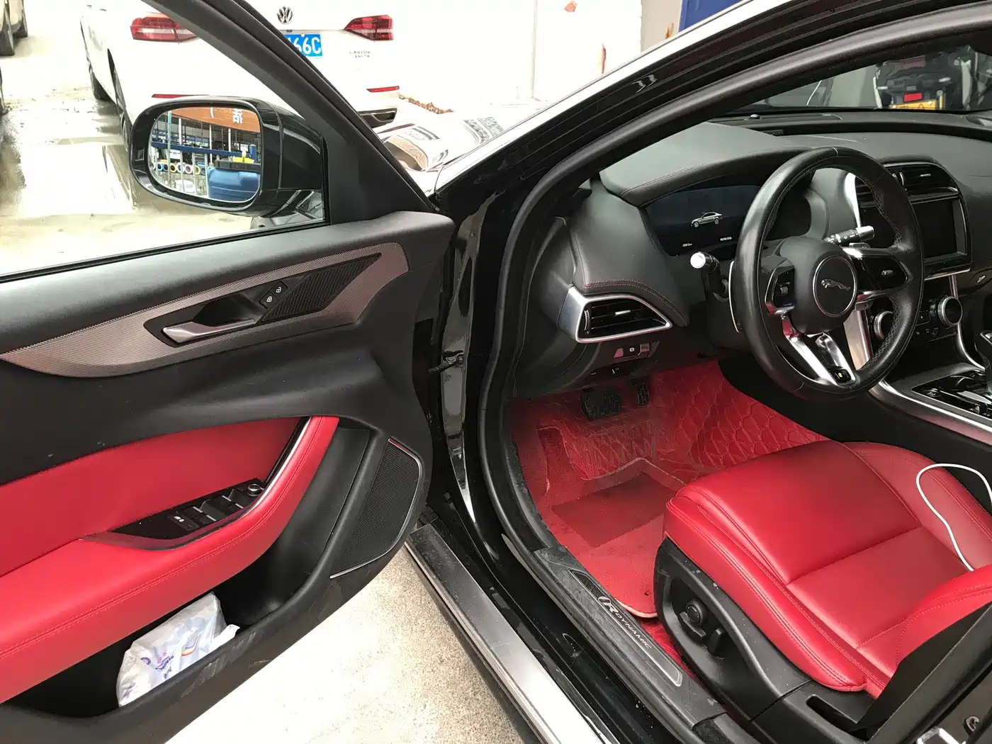 Фото 6 - Jaguar XEL