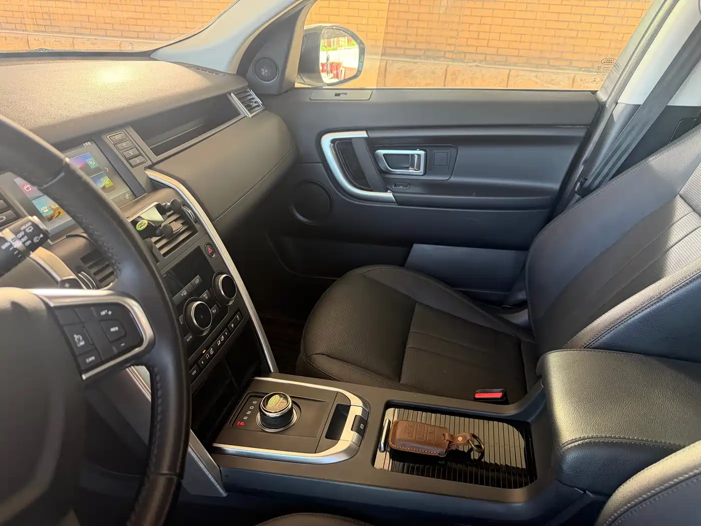 Land Rover Discovery Sport 2018 240PS SE Edition фото 11