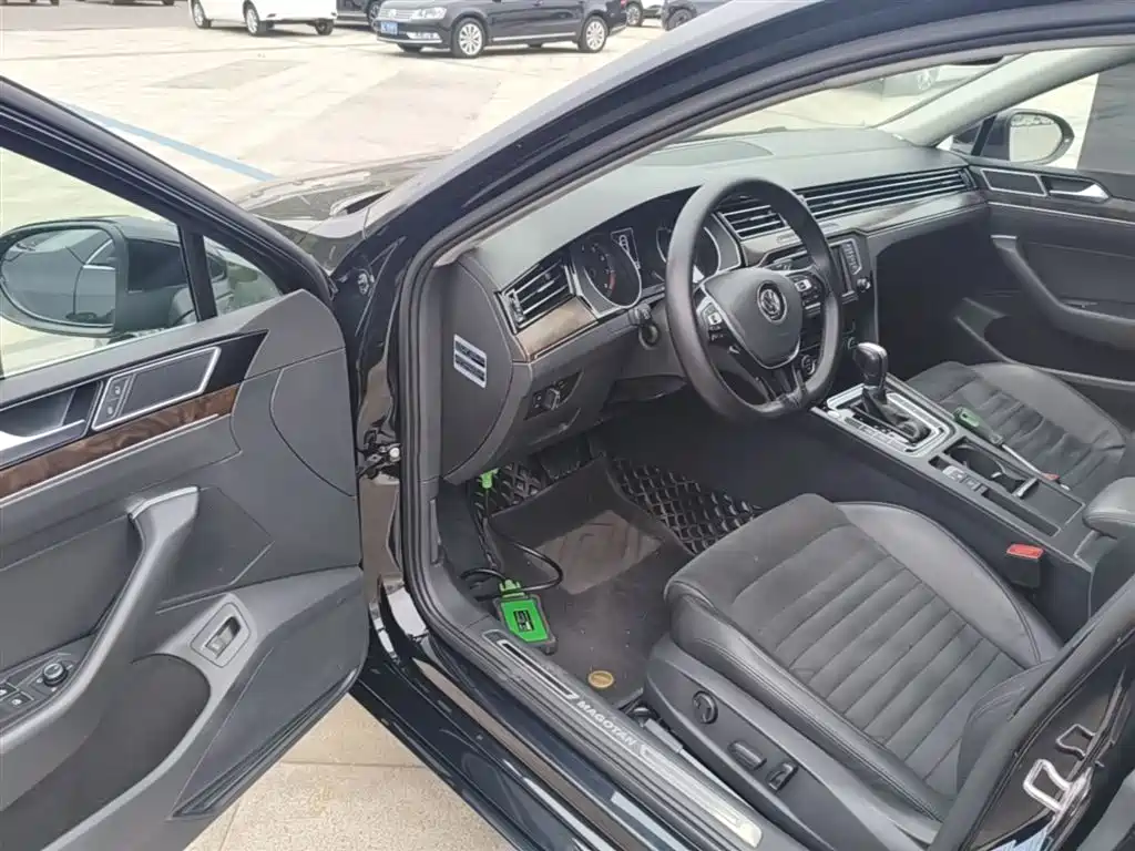 Volkswagen Magotan 2017 380TSI DSG Luxury фото 16