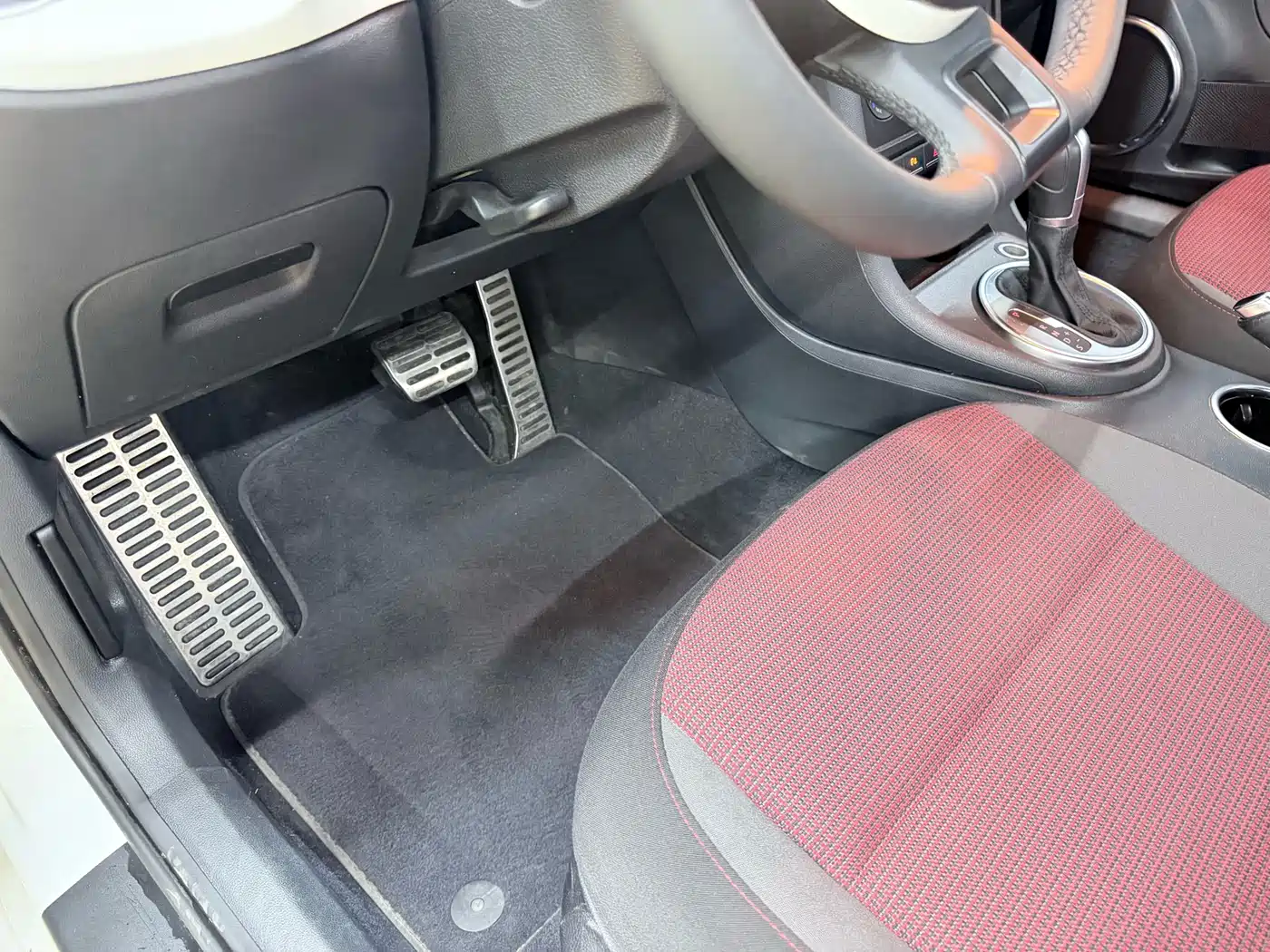 Volkswagen Beetle 2015 280TSI фото 16