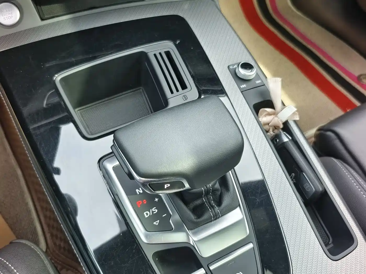 Audi Q5L 2024 Model 40 TFSI Luxury Dynamic фото 14