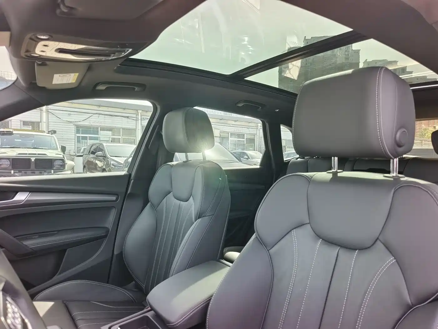 Audi Q5L 2024 Model 40 TFSI Luxury Dynamic фото 8