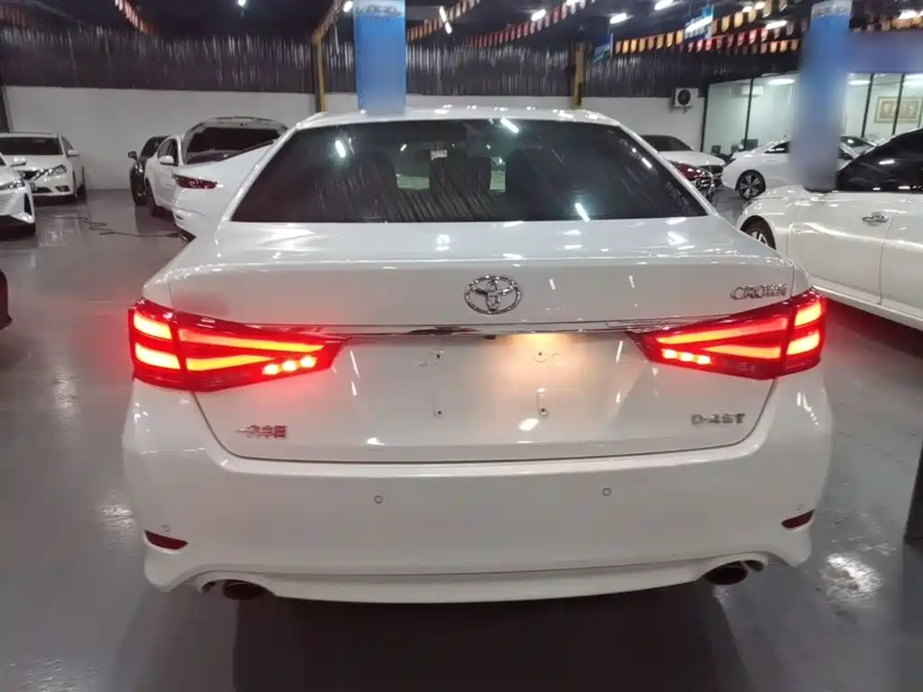 Toyota Crown 2018 2.0T Fashion Edition фото 6