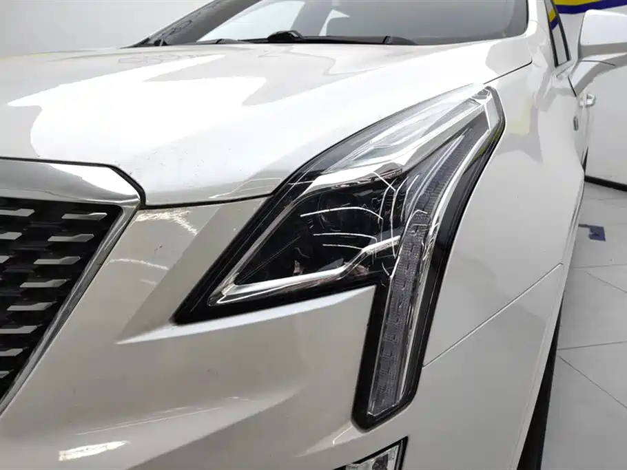 Cadillac XT5 2023 2.0T 2WD Fashion Edition фото 5