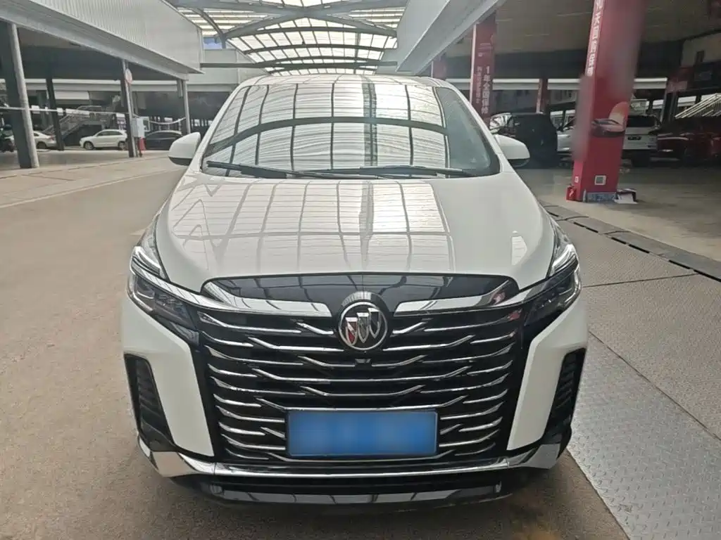 Photo 3 - Buick GL8