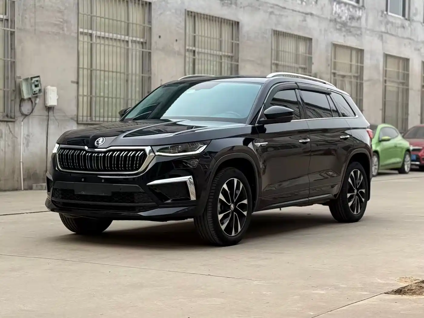 Škoda Kodiaq 2022 TSI330 5-Seater 2WD Luxury Edition фото 3