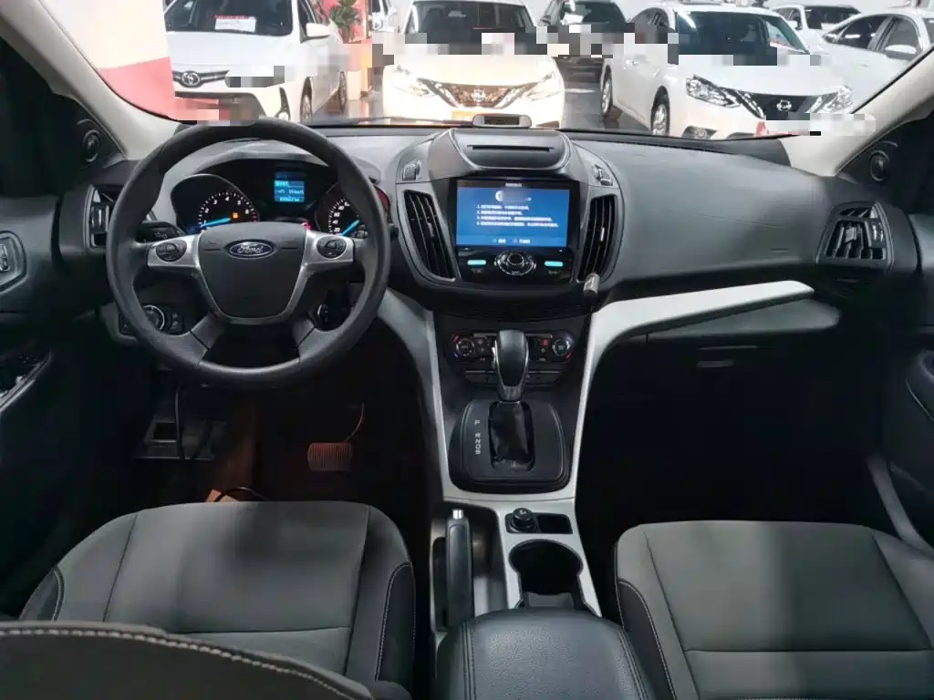 Фото 10 - Ford Kuga