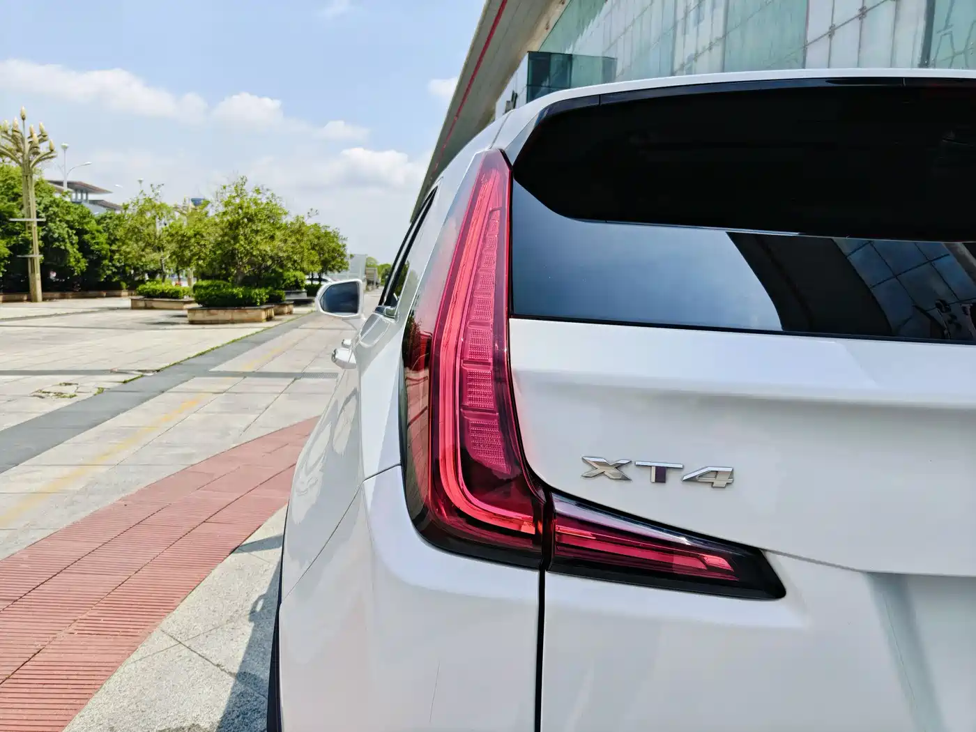 Cadillac XT4 2021 28T FWD Premium Edition фото 11
