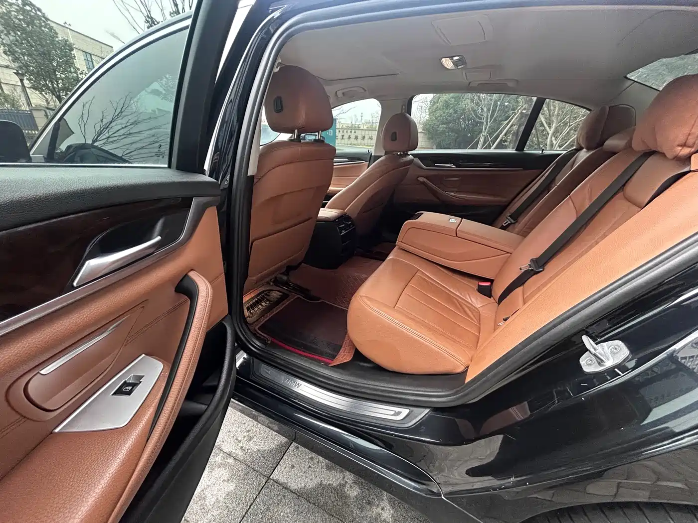 BMW 5 Series 2018 528Li Launch Special Edition фото 12