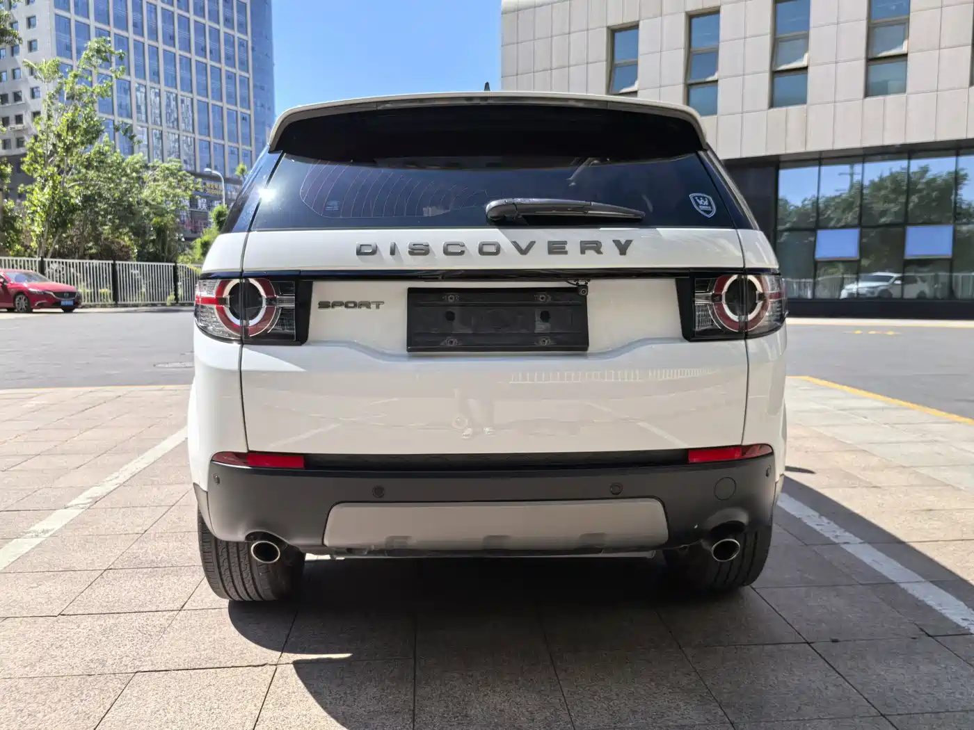 Land Rover Discovery Sport 2018 240PS SE Edition фото 8
