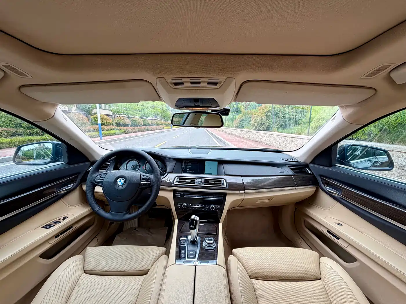 BMW 7 Series 2011 730Li Elegance фото 15
