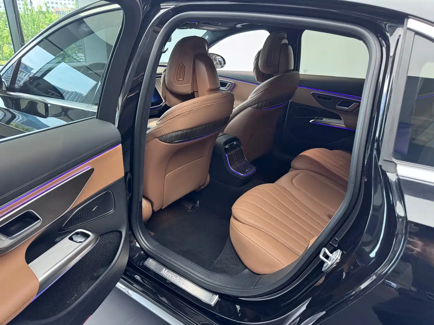 Mercedes-Benz E-Class 2024 E 300 L Fashion фото 2